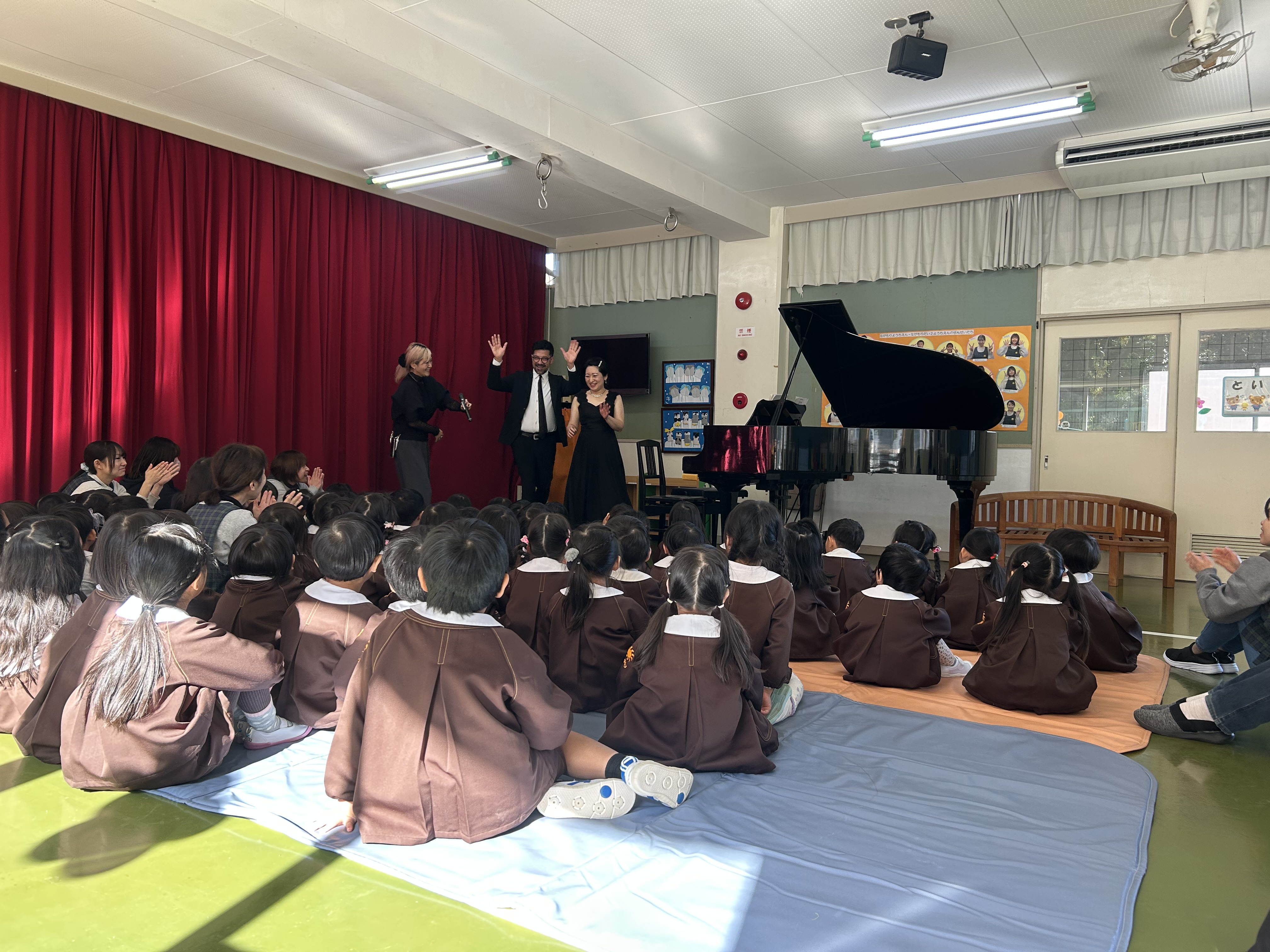 ピアノ連弾コンサート♪